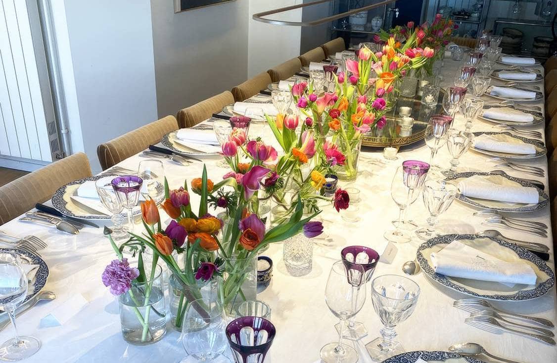 Guest table